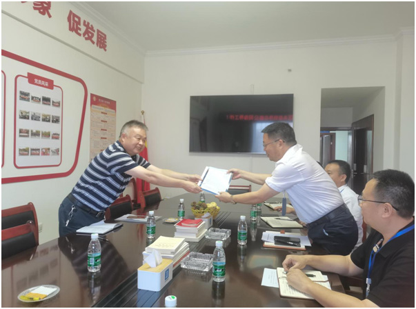 龍馬潭區(qū)原人大副主任朱永平蒞臨公司調(diào)研指導(dǎo)